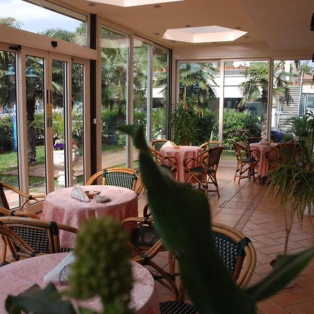 Hotel Residence Veliero Riccione Bagian luar foto