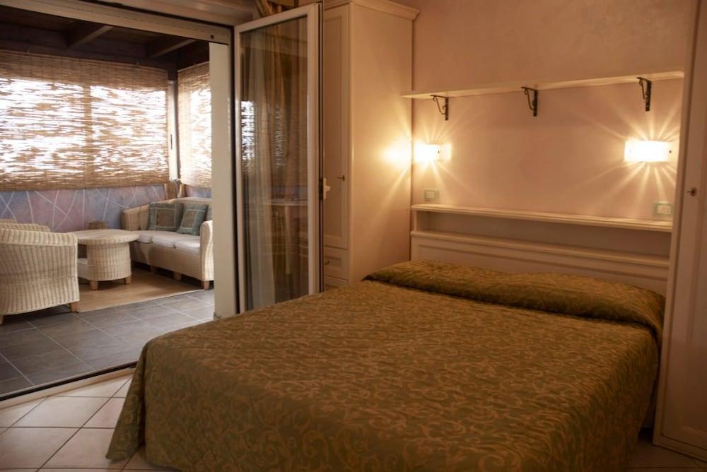 Hotel Residence Veliero Riccione Bagian luar foto