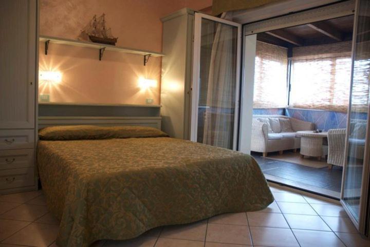 Hotel Residence Veliero Riccione Bagian luar foto