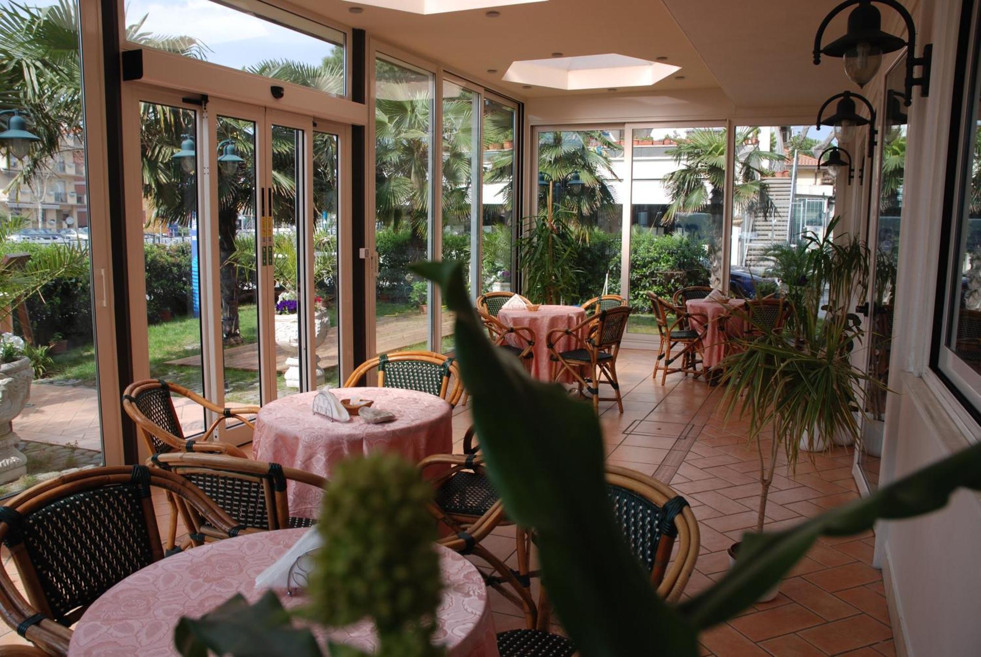 Hotel Residence Veliero Riccione Bagian luar foto