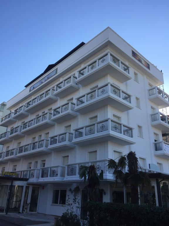 Hotel Residence Veliero Riccione Bagian luar foto