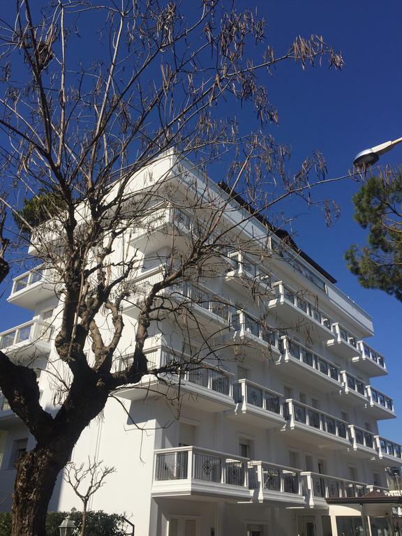 Hotel Residence Veliero Riccione Bagian luar foto